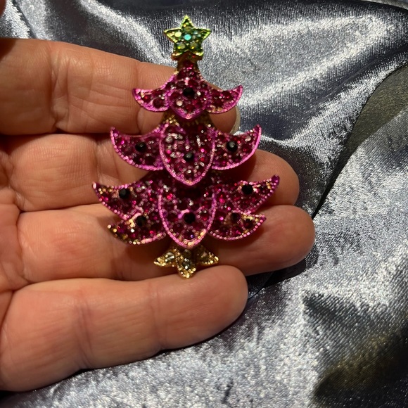 NWT Betsy Johnson Hot Rose and crystal Christmas Tree Brooch. - Picture 4 of 7